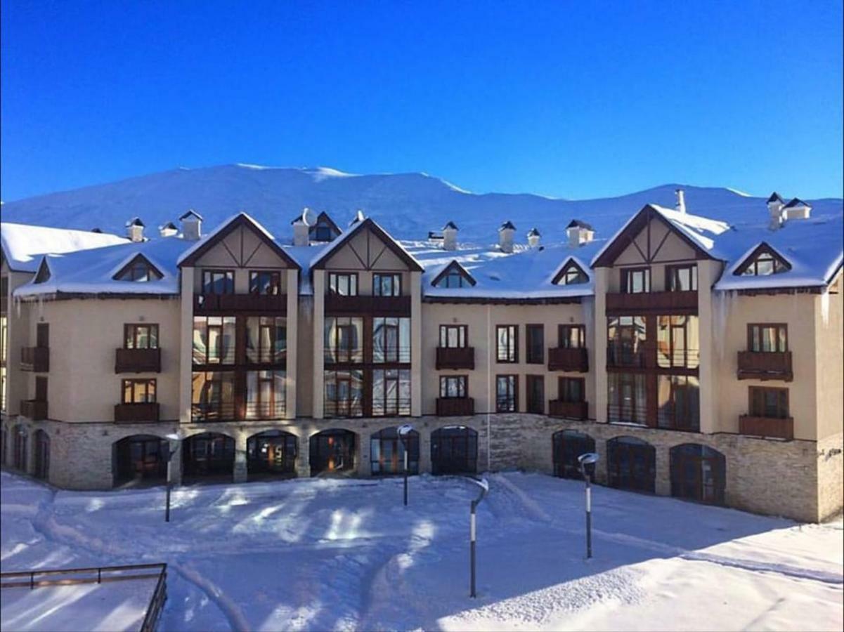 Happy Holidays Apartments In New Gudauri Exterior foto